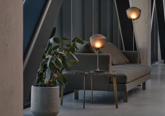 Настольная лампа модель Contour — T Table Lamp от фабрики A-N-D