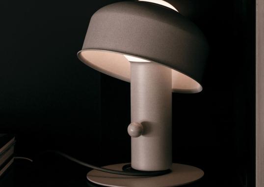 Настольная лампа модель Pivot Table Lamp от фабрики A-N-D