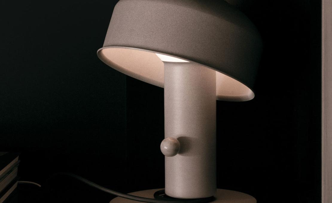 Настольная лампа модель Pivot Table Lamp от фабрики A-N-D