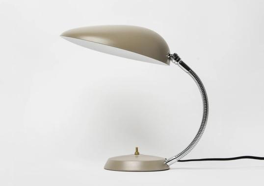 Настольная лампа модель Grossman Cobra Lampada da Tavolo от фабрики Gubi