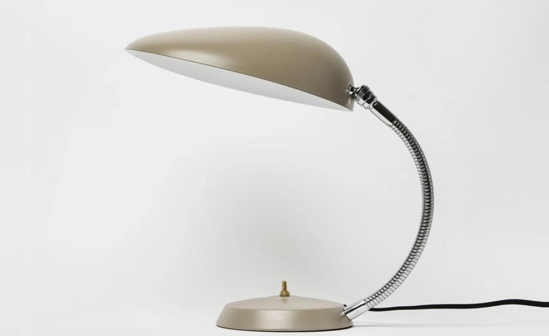 Настольная лампа модель Grossman Cobra Lampada da Tavolo от фабрики Gubi