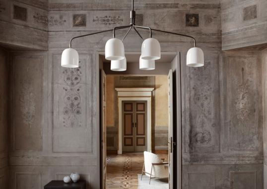 Люстра модель Howard 6 Arms Chandelier от фабрики Gubi