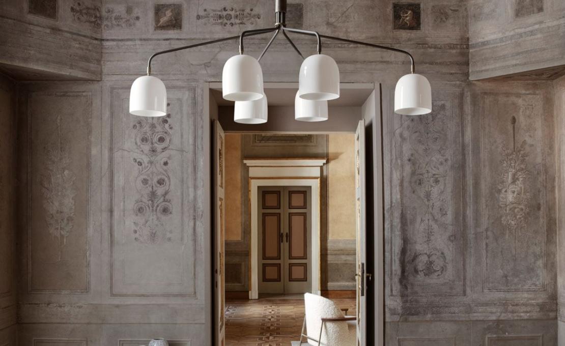 Люстра модель Howard 6 Arms Chandelier от фабрики Gubi