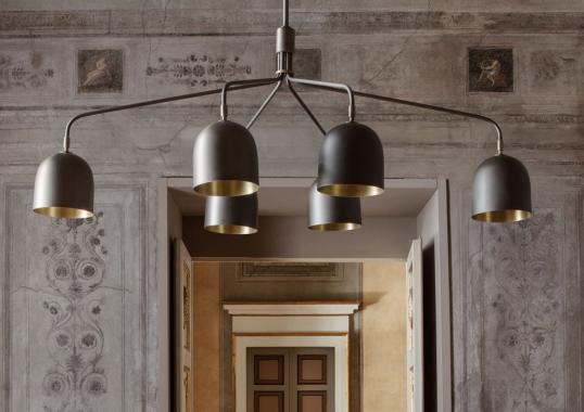 Люстра модель Howard 6 Arms Chandelier от фабрики Gubi
