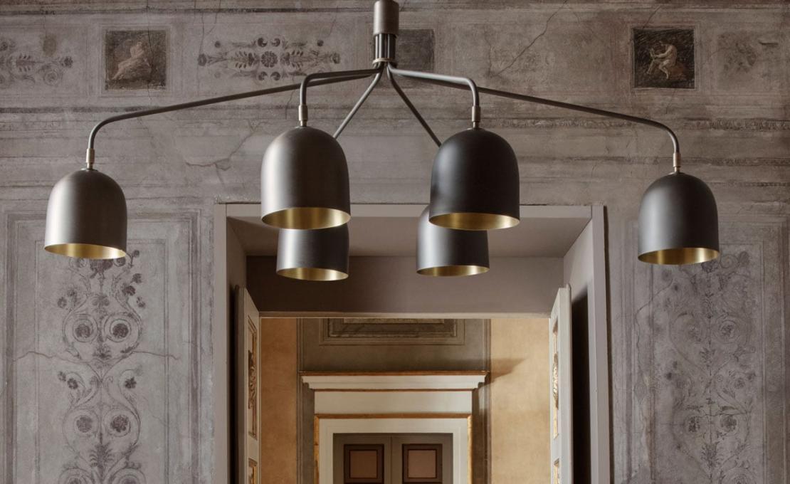 Люстра модель Howard 6 Arms Chandelier от фабрики Gubi