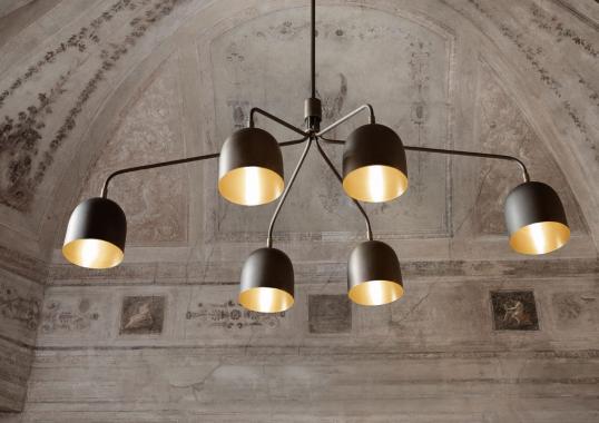 Люстра модель Howard 6 Arms Chandelier от фабрики Gubi