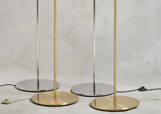 Торшер модель Multi-Lite Lampada da Terra - Base Ottone от фабрики Gubi