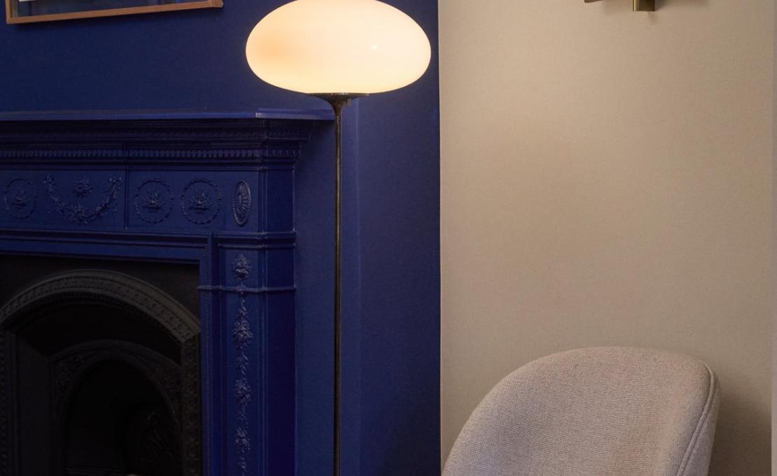 Торшер модель Stemlite Floor Lamp H. 110 Opal Glass от фабрики Gubi