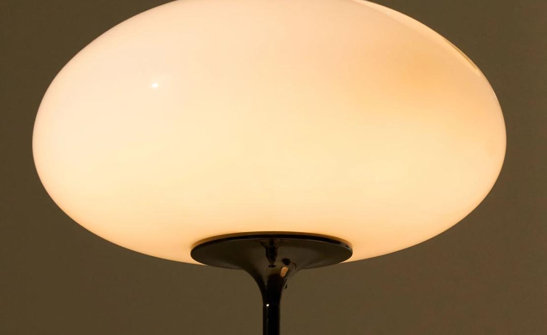 Торшер модель Stemlite Floor Lamp H. 110 Opal Glass от фабрики Gubi