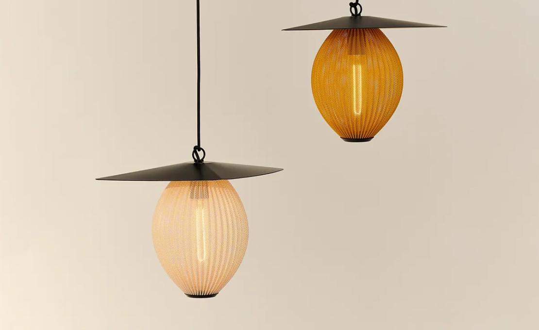 Подвесной светильник модель Satellite Outdoor Pendant - Medium от фабрики Gubi