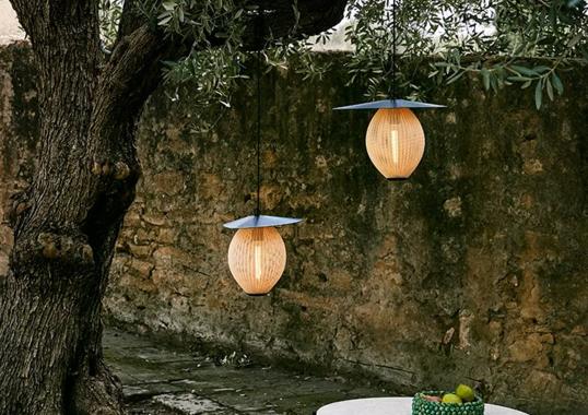 Подвесной светильник модель Satellite Outdoor Pendant - Medium от фабрики Gubi