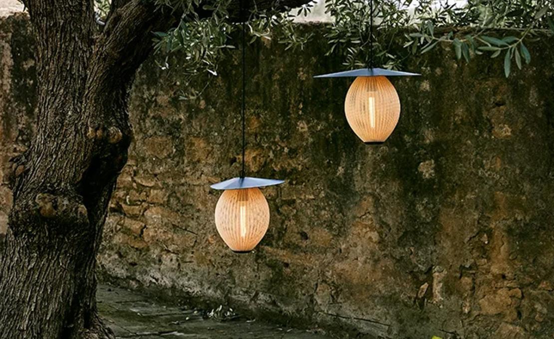 Подвесной светильник модель Satellite Outdoor Pendant - Medium от фабрики Gubi