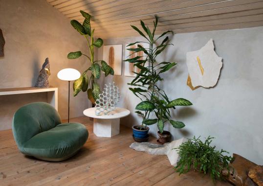 Настольная лампа модель Stemlite Table Lamp 70 cm от фабрики Gubi