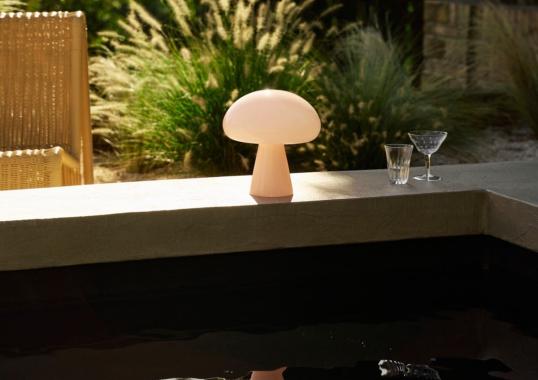 Настольная лампа модель Obello Rechargeable Table Lamp от фабрики Gubi