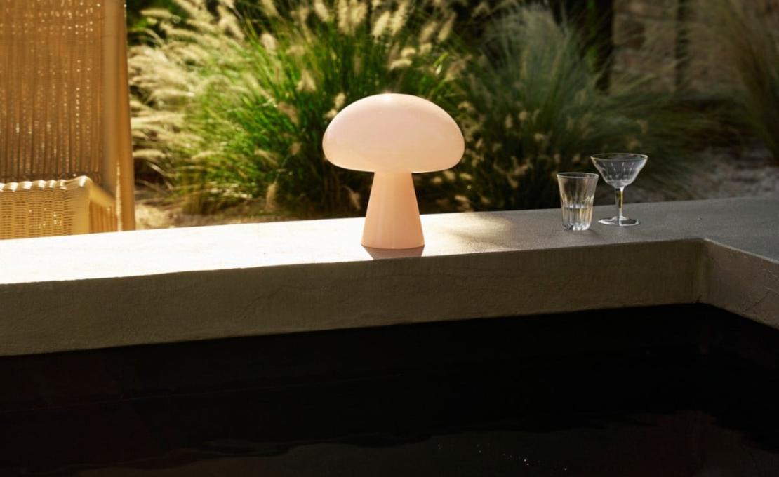 Настольная лампа модель Obello Rechargeable Table Lamp от фабрики Gubi