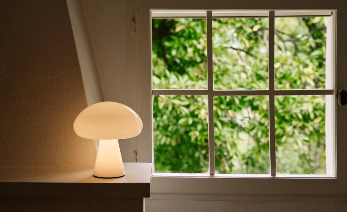 Настольная лампа модель Obello Rechargeable Table Lamp от фабрики Gubi