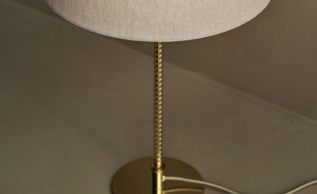 Настольная лампа модель 9205 Table Lamp от фабрики Gubi