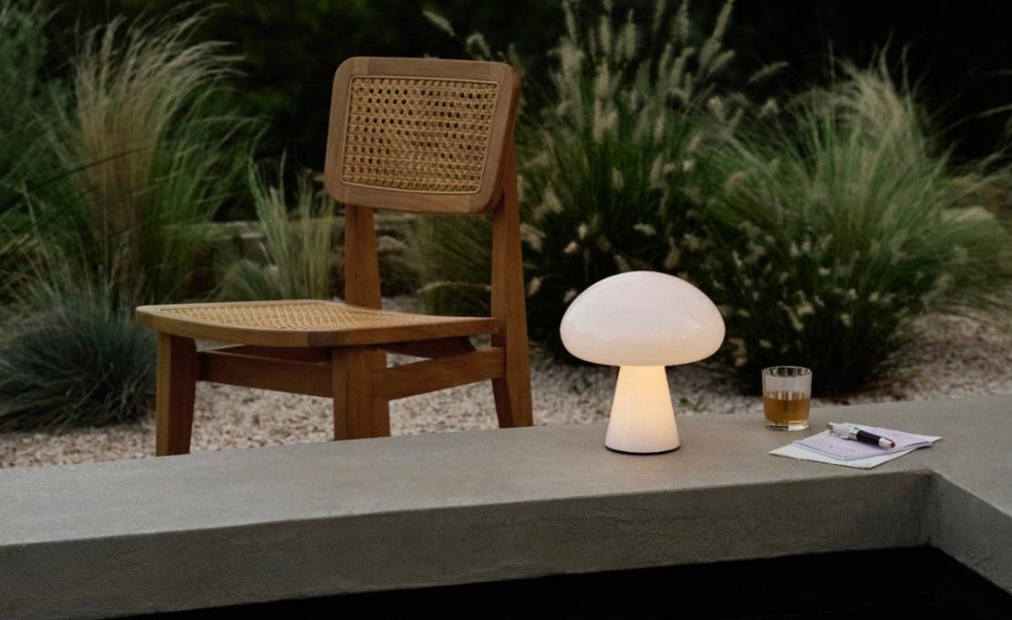 Настольная лампа модель Obello Rechargeable Table Lamp от фабрики Gubi