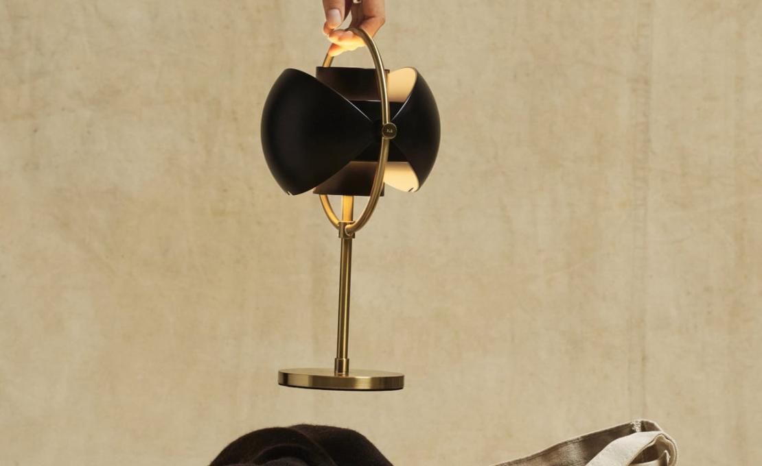 Настольная лампа модель Multi Lite Portable Lamp от фабрики Gubi