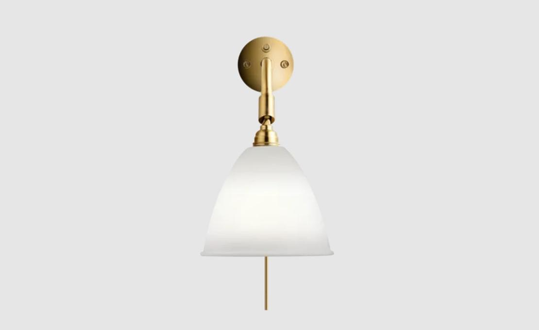 Бра модель Bestlite BL7 Wall Lamp - Brass Base от фабрики Gubi
