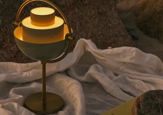 Настольная лампа модель Multi Lite Portable Lamp от фабрики Gubi