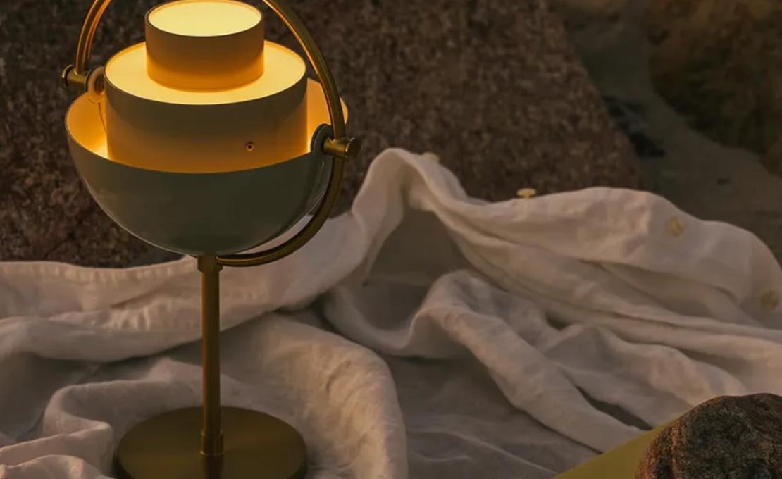 Настольная лампа модель Multi Lite Portable Lamp от фабрики Gubi