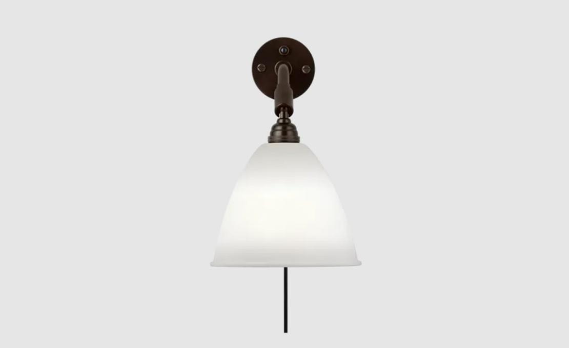 Бра модель Bestlite BL7 Wall Lamp - Black Brass Base от фабрики Gubi