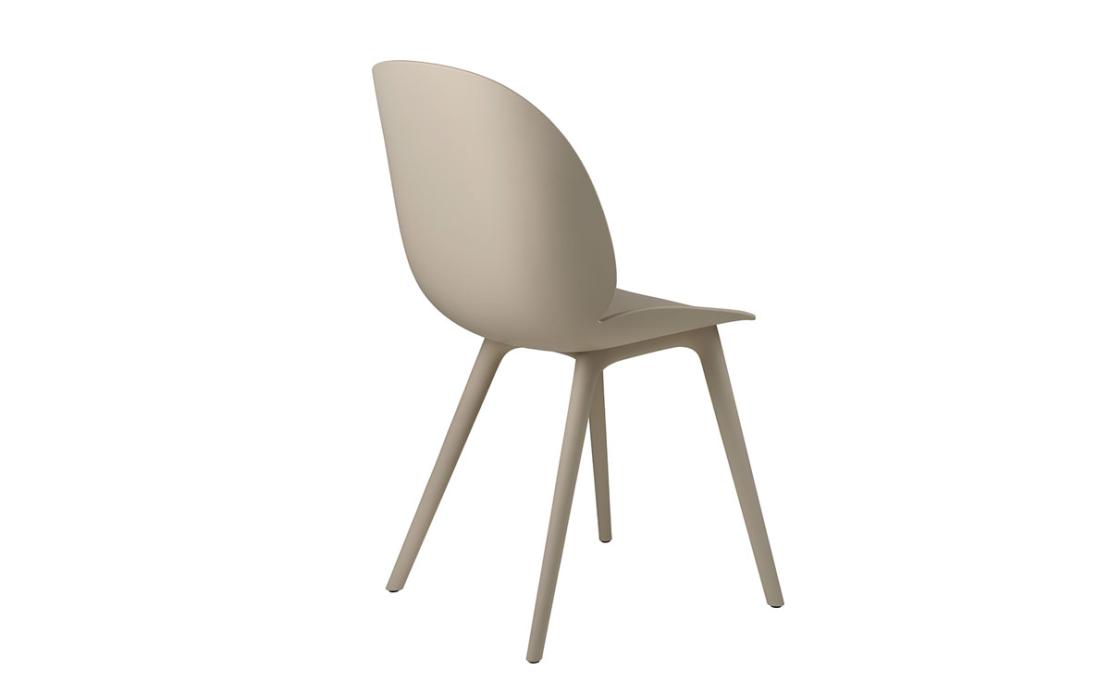 Стул модель Beetle Unupholstered Chair Outdoor - Plastic Base от фабрики Gubi