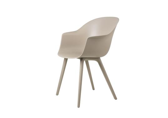 Стул модель Bat Unupholstered Chair Outdoor - Plastic Base от фабрики Gubi