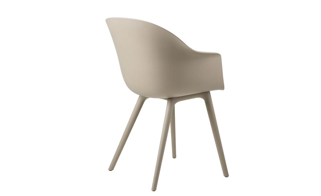 Стул модель Bat Unupholstered Chair Outdoor - Plastic Base от фабрики Gubi