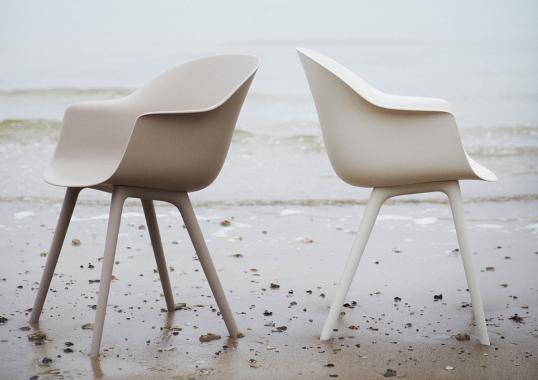 Стул модель Bat Unupholstered Chair Outdoor - Plastic Base от фабрики Gubi
