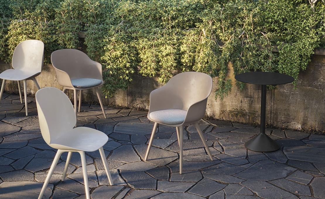 Стул модель Beetle Unupholstered Chair Outdoor - Plastic Base от фабрики Gubi