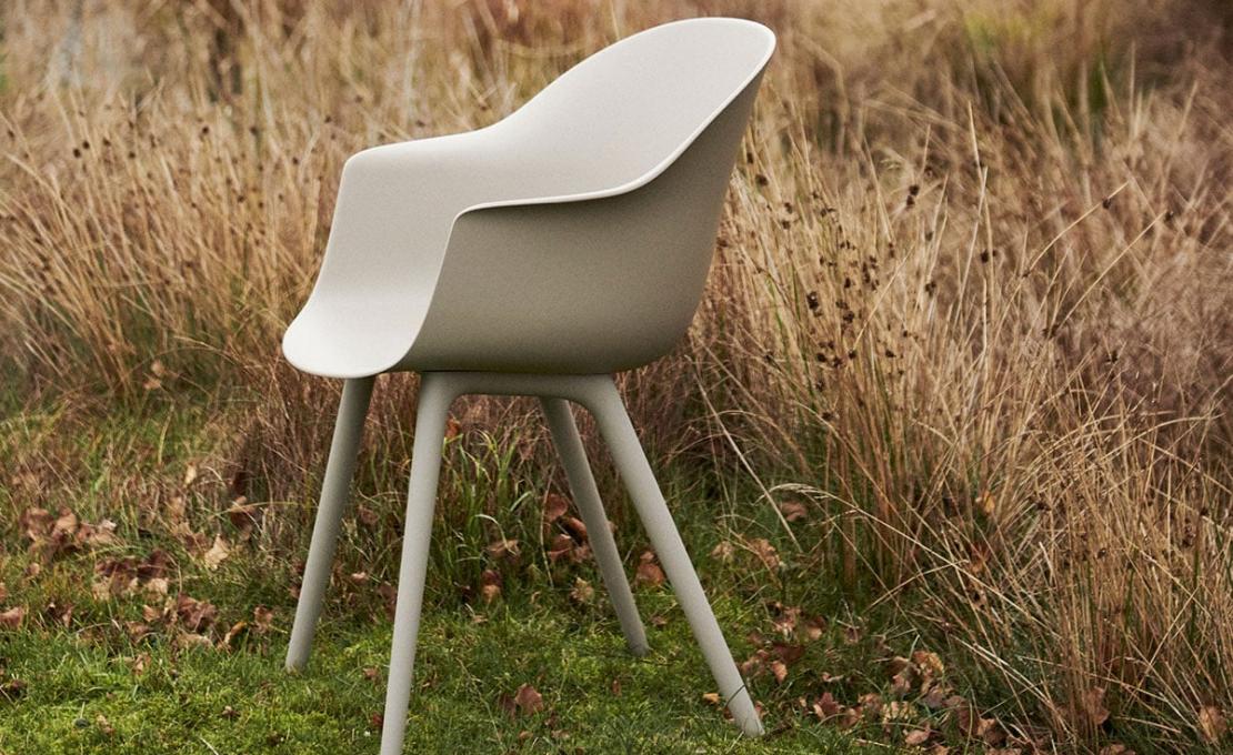 Стул модель Bat Unupholstered Chair Outdoor - Plastic Base от фабрики Gubi