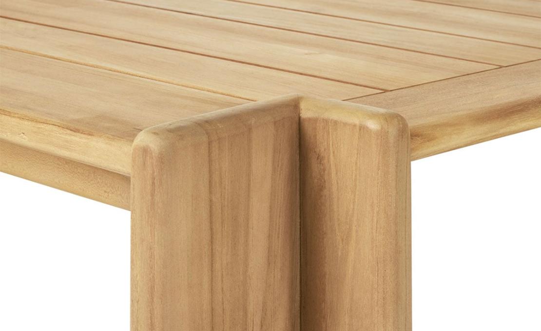 Обеденный стол модель Atmosfera Outdoor Table от фабрики Gubi