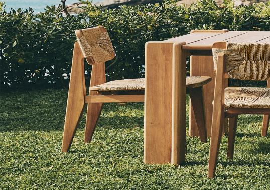 Обеденный стол модель Atmosfera Outdoor Table от фабрики Gubi