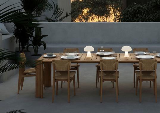 Обеденный стол модель Atmosfera Outdoor Table от фабрики Gubi