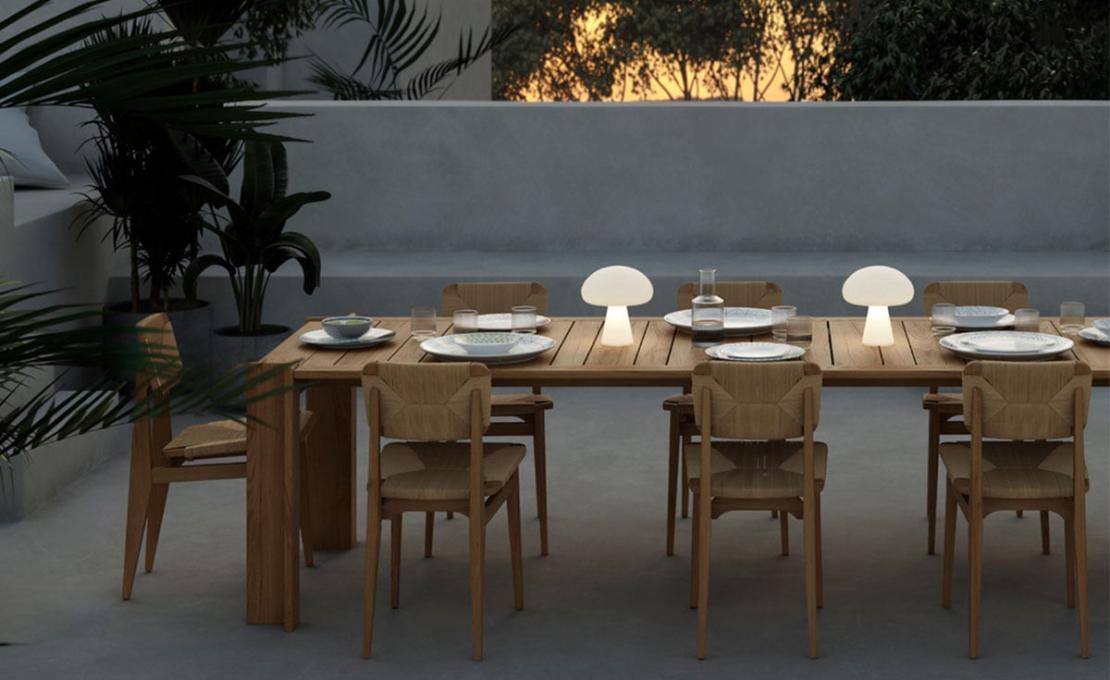 Обеденный стол модель Atmosfera Outdoor Table от фабрики Gubi