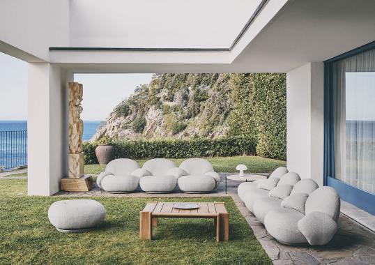 Диван модель Pacha Outdoor Sofa от фабрики Gubi