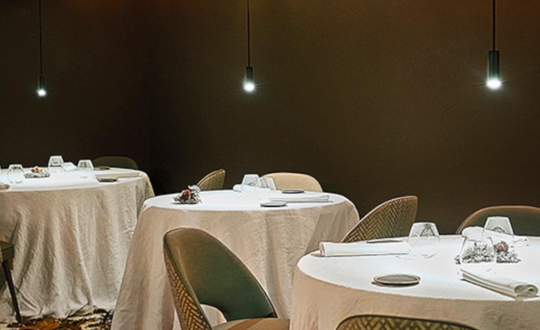Подвесной светильник модель Volta 3534S Suspension Lamp Black Surface Canopy от фабрики Estiluz