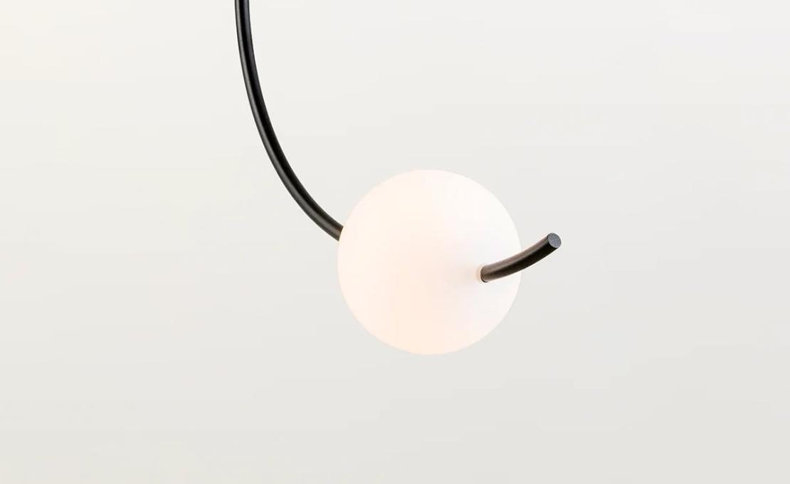 Подвесной светильник модель Loop Suspension Lamp - With Surface Canopy от фабрики Estiluz