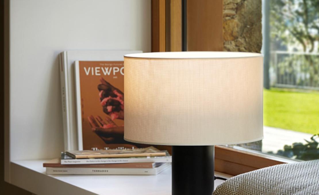 Настольная лампа модель Cyls Table Lamp M-3906P от фабрики Estiluz