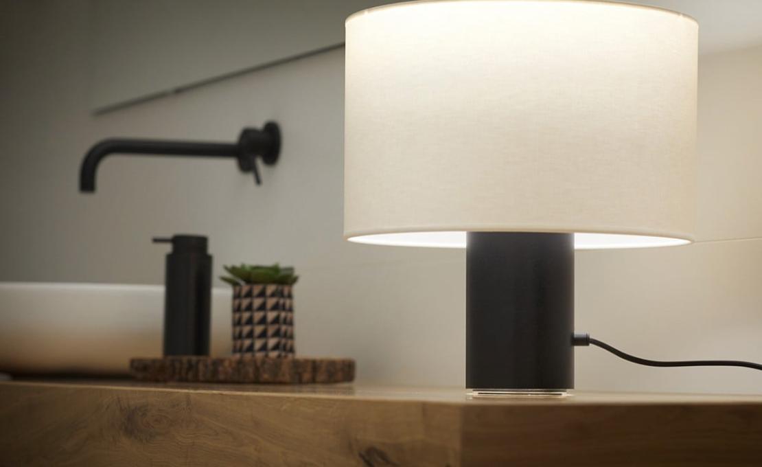 Настольная лампа модель Cyls Table Lamp M-3906P от фабрики Estiluz