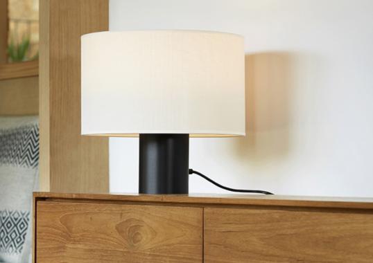 Настольная лампа модель Cyls Table Lamp M-3906P от фабрики Estiluz