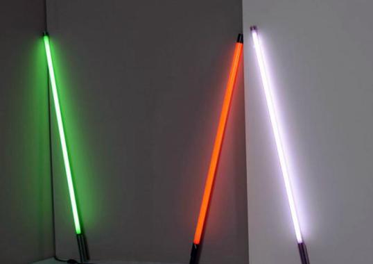 Настольная лампа модель Lampada Fluorescente al neon Linea от фабрики Seletti