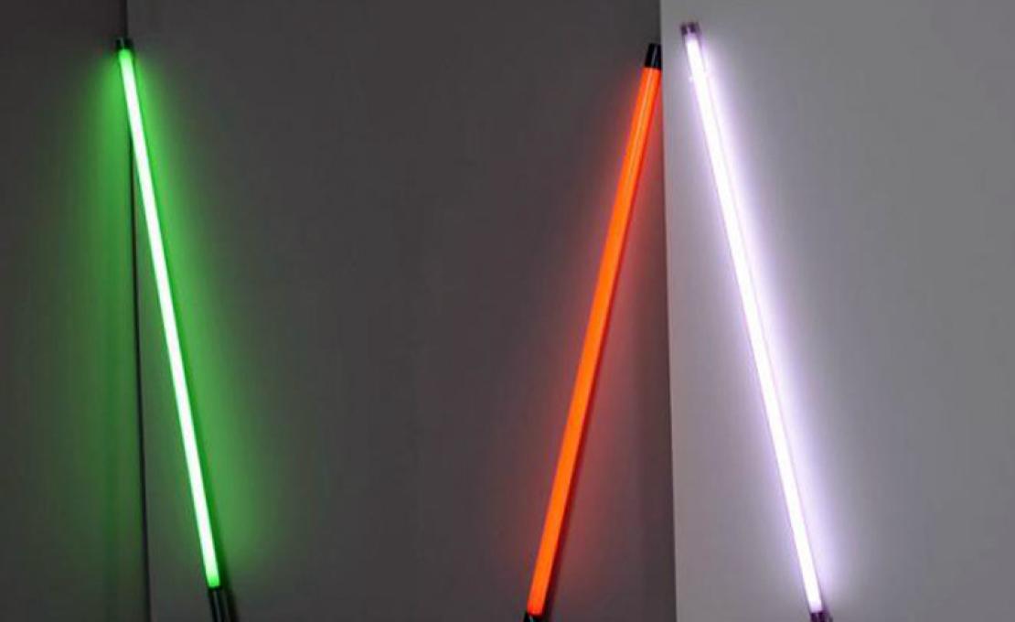 Настольная лампа модель Lampada Fluorescente al neon Linea от фабрики Seletti