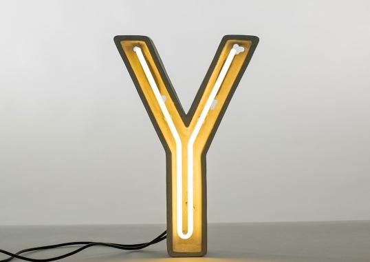 Настольная лампа модель Alphacrete Collezione di Lampade Neon in Cemento от фабрики Seletti