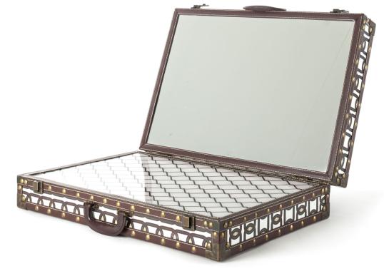 Зеркало модель Lighting Trunk Mirror Suitcase от фабрики Seletti