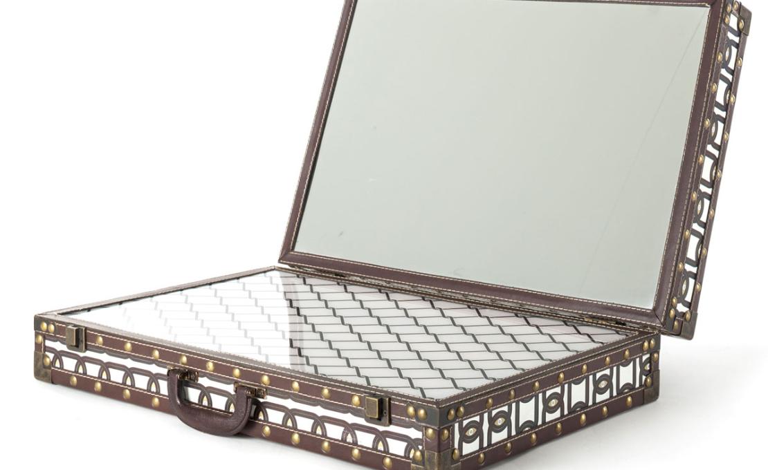 Зеркало модель Lighting Trunk Mirror Suitcase от фабрики Seletti