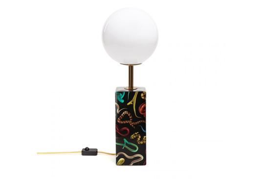 Настольная лампа модель Toiletpaper Table Lamp от фабрики Seletti