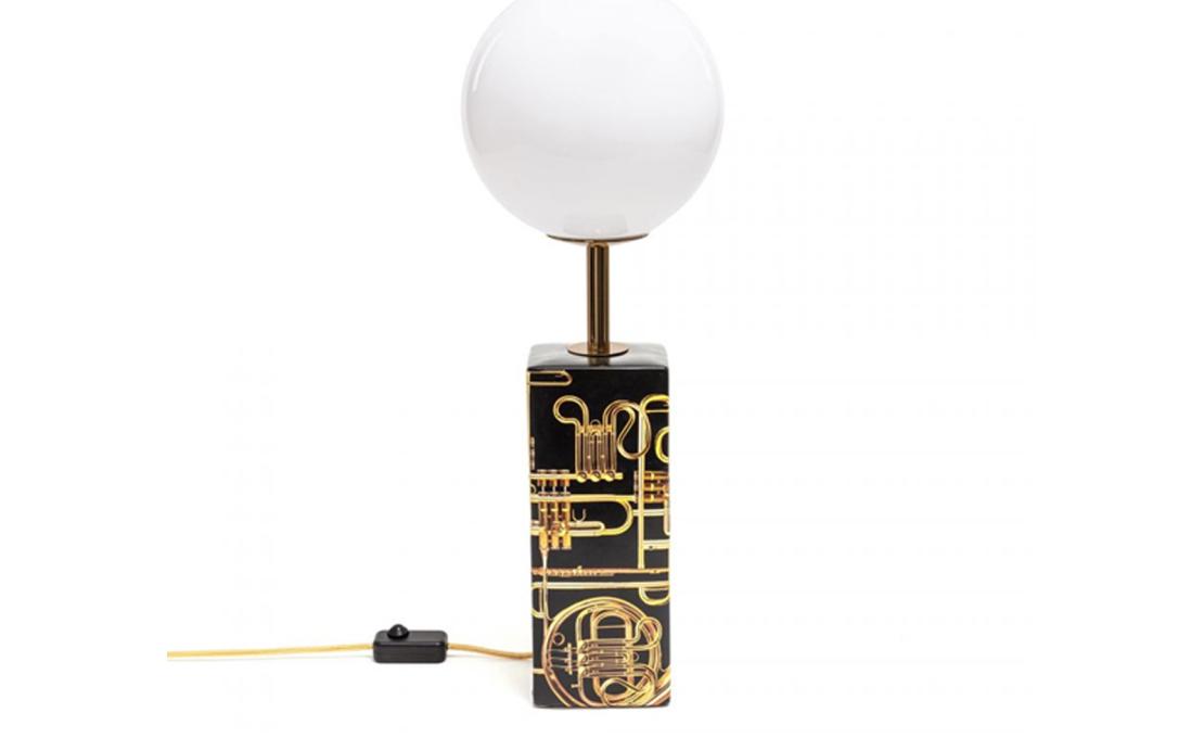 Настольная лампа модель Toiletpaper Table Lamp от фабрики Seletti